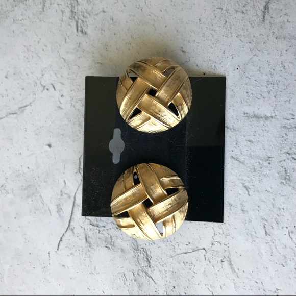 Earrings Round Gold Metal Basket weave - Picture 2 of 3